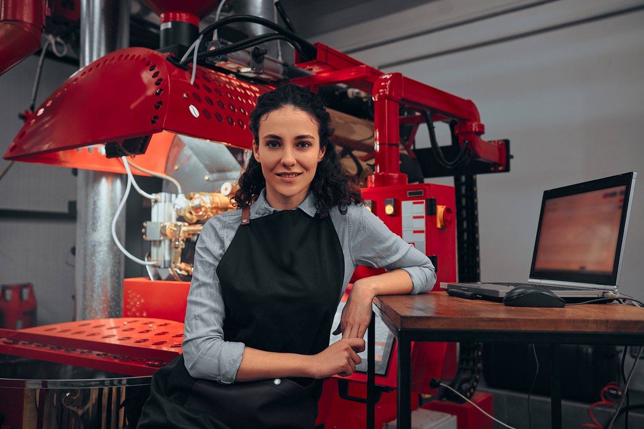 https://www.bridgebusinessbrokers.net/product_images/uploaded_images/beyond-the-caf-why-coffee-roasting-business-is-a-smarter-investment-than-a-coffee-shop-1.jpg